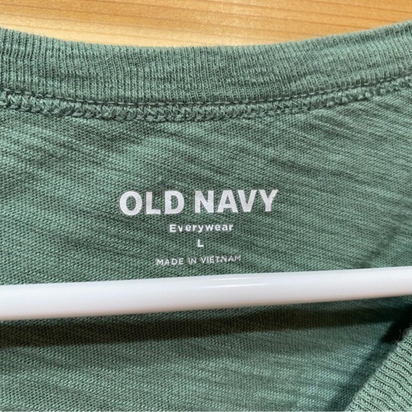 Old Navy Peace Sign Graphic T Shirt Green Crop Top Women's Short Sleeve Tee SZ L - Picture 7 of 11